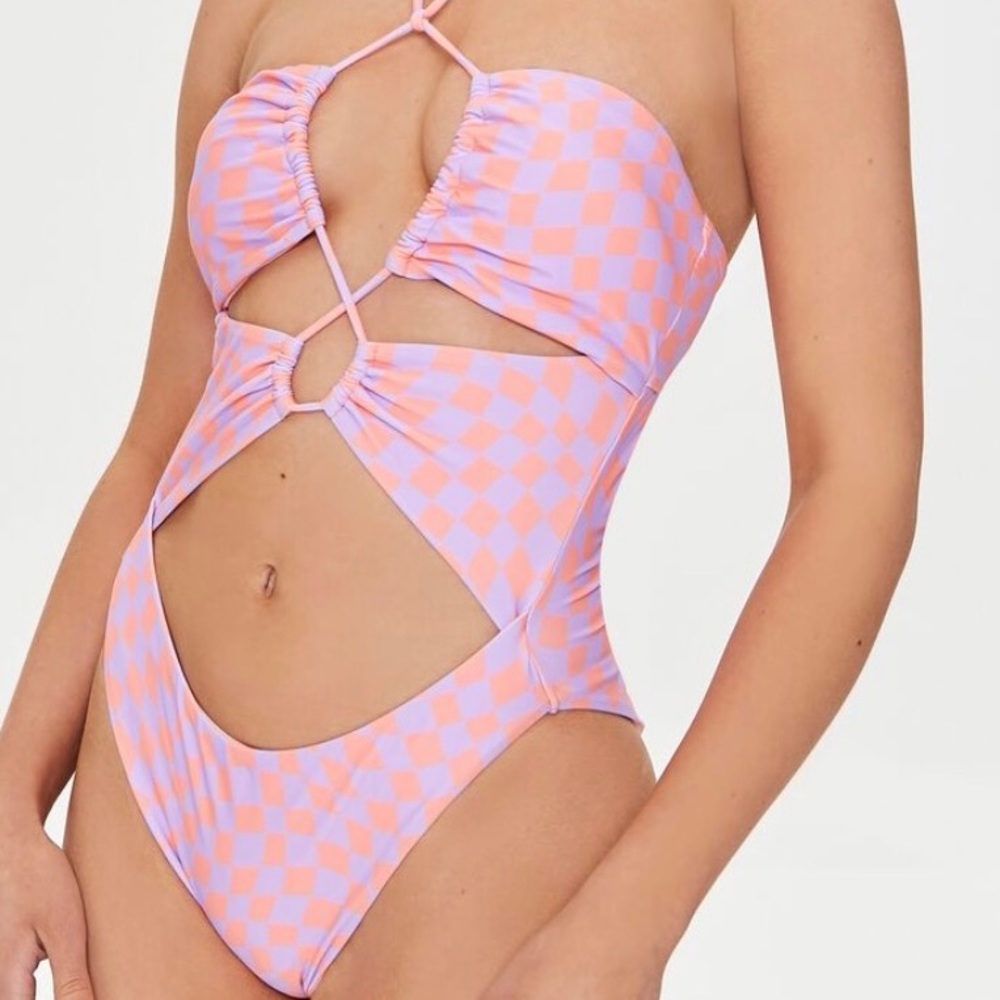 Women’s one piece bathing suit